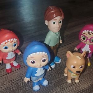 2021 CoComelon Lot of 5 Figurines